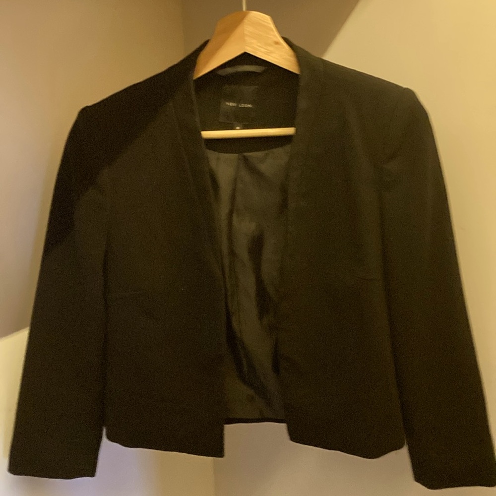 Cropped blazer, size 8 by new look black